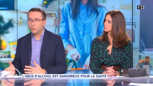 Blusa estampada de Caroline Muñoz en William al mediodía del 18/12/2019