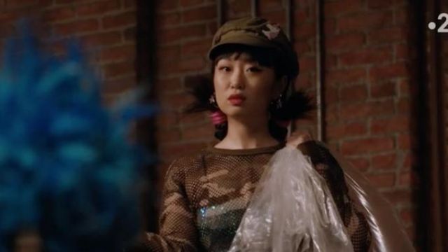 Sheer Mesh Camo Crop Top de Monica (Alice Lee) en Take Two (S01E06)