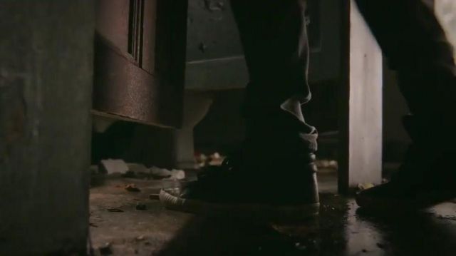 Brown Sneakers worn by Otis (Asa Butterfield) as seen in Sex Education S01E02