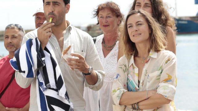 La camisa estampada "pájaros" G.Kero de Marion (Camille Chamoux) en Primeras fiestas