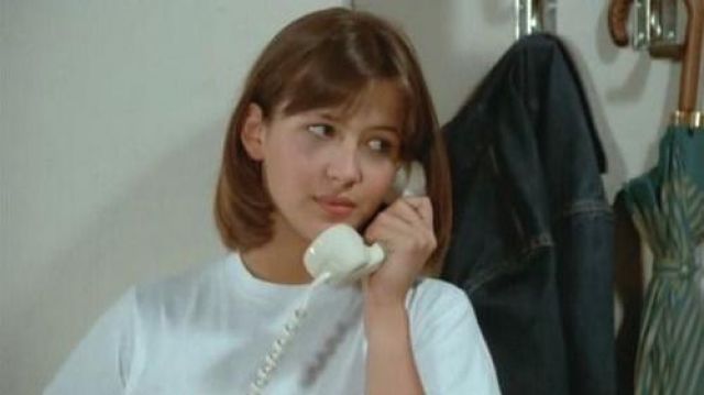 The phone vintage Victoire Beretton (Sophie Marceau) in The Boom