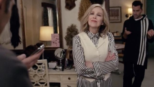 Lily Silk 22 Momme Women Soft Pyjamas Set With Black And White Stripe worn by Moira Rose (Catherine O'Hara) in Schitt's Creek S05E03