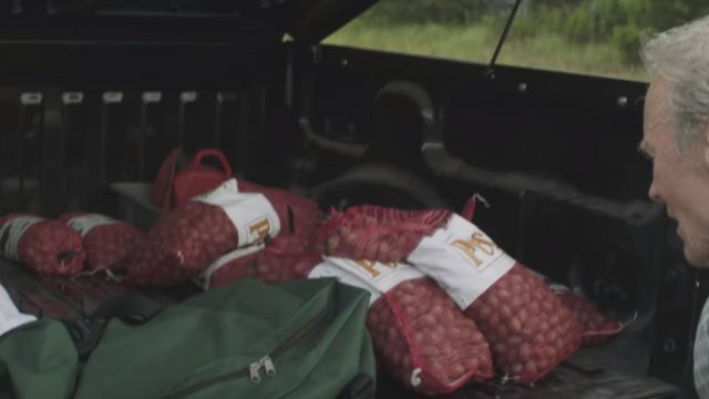 Green cargo duffle bag used by Earl Stone (Clint Eastwood) as seen in The Mule