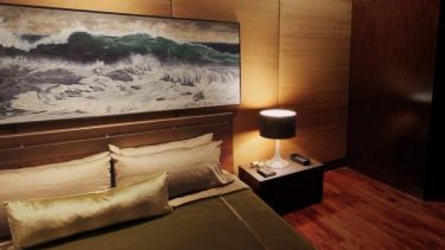 The Bedside Lamp In The Room Of Christian Grey Jamie Dornan