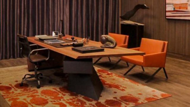 The office Cattelan Italia Christian Grey (Jamie Dornan) in Fifty shades of Grey