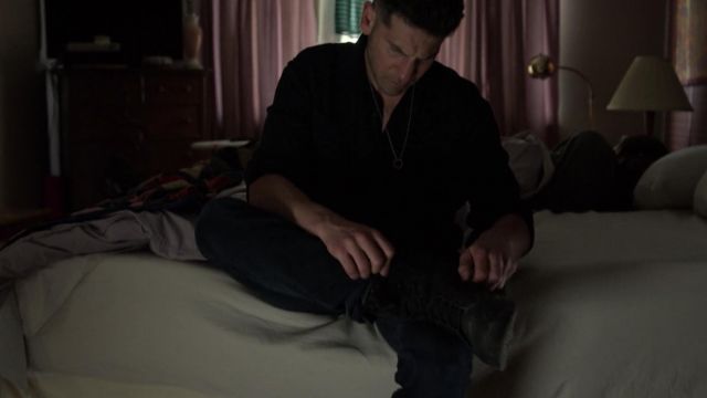 The black boots Bates worn by Frank Castle (Jon Bernthal) in Marvel's The Punisher S02E01