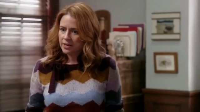 Marc Jacobs Intarsia Sweater worn by Lena (Jenna Fischer) in Splitting Up Together (S01E06)