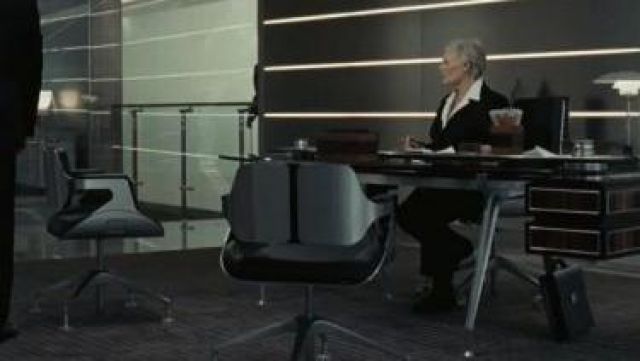 The chair Interstuhl in the office of M (Judi Dench) in Quantum of Solace