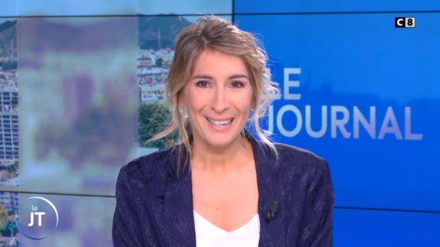 The blue jacket from Caroline Delage in William noon of the 23/01/2019