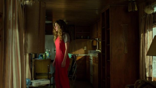 The combination of red pants worn by Amy Bendix (Giorgia Whigham) in Marvel's The Punisher S02E08
