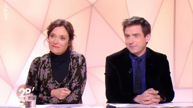 The blouse print Caroline Broué in 28 minutes of 26/01/2019
