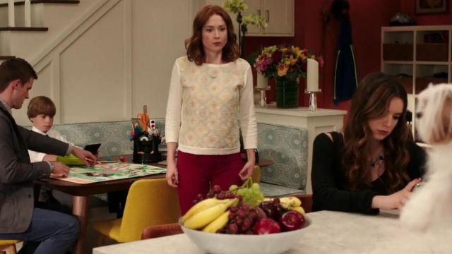 Desert Ikat Sweatshirt from Anthropologie worn by Kimmy Schmidt (Ellie Kemper) in Unbreakable Kimmy Schmidt (S01E03) (S01E03)