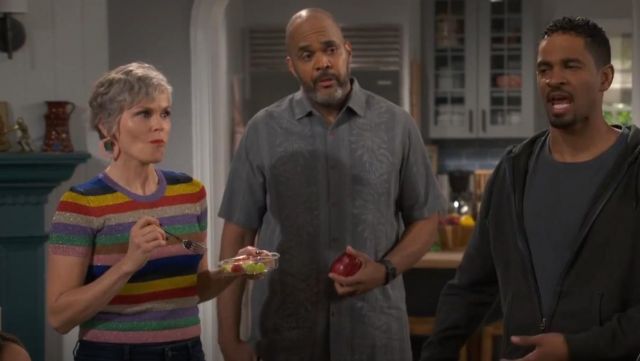 Alice+Olivia Baylor Short-Sleeve Striped Crewneck Top worn by Bonnie (Stephnie Weir) in Happy Together (S01E10)