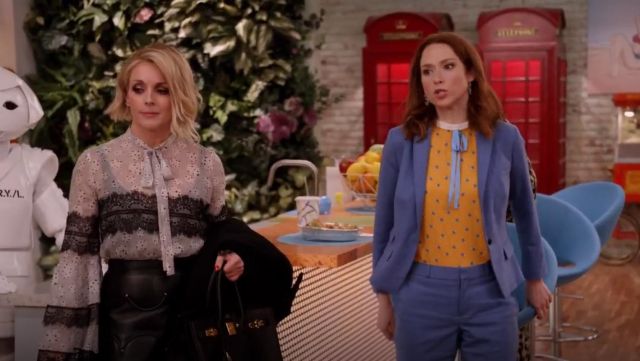 Logan Trouser-Fit Lightweight Wool Pant worn by Kimmy Schmidt (Ellie Kemper) in Unbreakable Kimmy Schmidt (S04E01)
