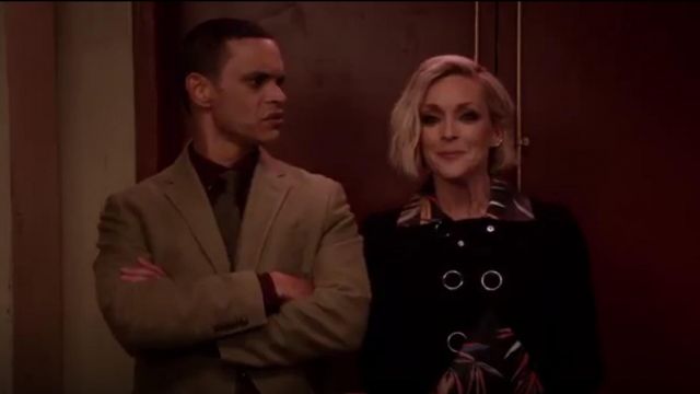 Emilio Pucci Palm Tree Clutch Bag worn by Jacqueline White (Jane Krakowski) in Unbreakable Kimmy Schmidt (S04E04)