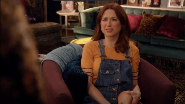 TopshopStripe Trim Crop Top worn by Kimmy Schmidt (Ellie Kemper) in Unbreakable Kimmy Schmidt (S02E04)