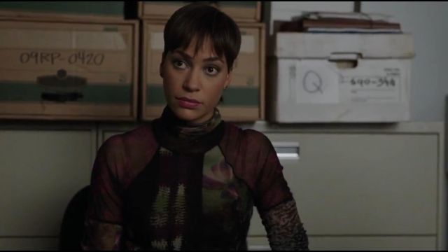 Fuzzi Mixed Print Long-Sleeve Turteneck worn by Lucca Quinn (Cush Jumbo) in The Good Fight (S01E02)