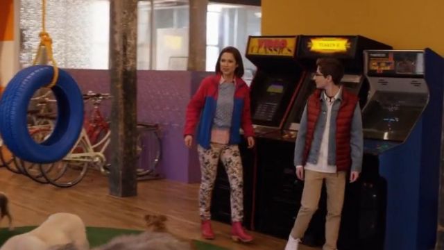 Swedish HasbeensZip IT Emy Ankle boot in Pink worn by Kimmy Schmidt (Ellie Kemper) in Unbreakable Kimmy Schmidt (S03E13)