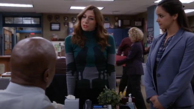 Risto Howling Wolves Sweater worn by Gina Linetti (Chelsea Peretti) in Brooklyn Nine-Nine (S02E11)