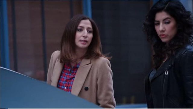 Rag & Bone Faye Coat worn by Gina Linetti (Chelsea Peretti) in Brooklyn Nine-Nine (S03E16)