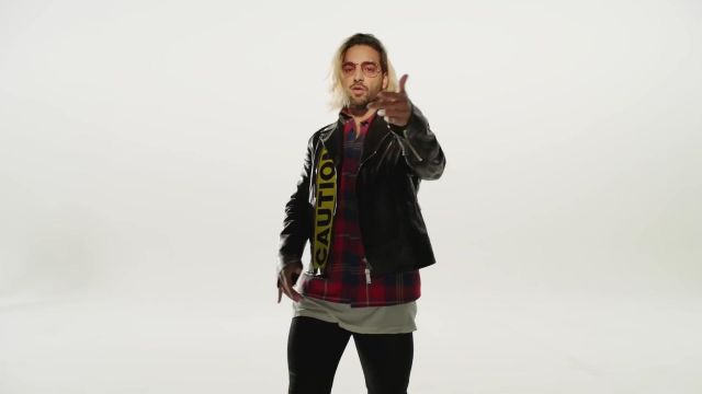 La veste en cuir Caution par Dsquared2 portée par Maluma dans le clip Arms Around You de  XXX­Tentacion & Lil Pump feat. Ma­luma & Swae Lee