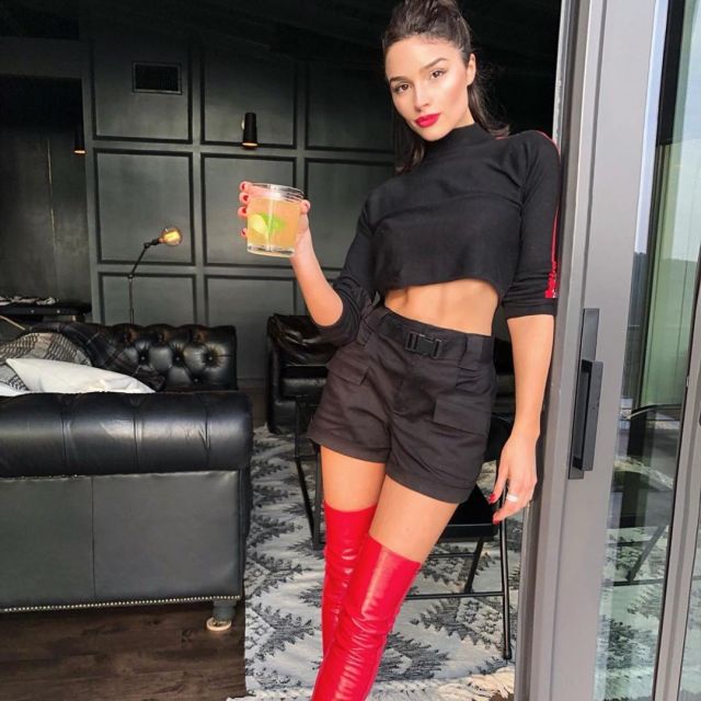 Fendi Red leather cuissard boots worn by Olivia on her Instagram account @oliviaculpo | Spotern