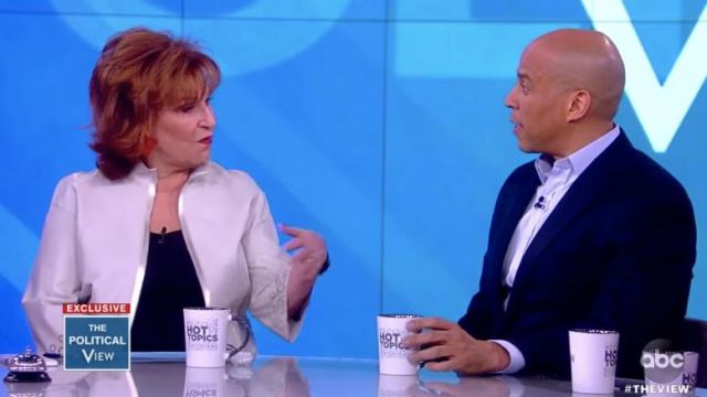 Elie Tahari Rainer Oeillet de Dentelle Garniture de Veste en Cuir portés par Joy Behar sur La Vue 1 février 2019