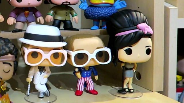 The figurine Funko Pop! Amy Winehouse to Modzii in his video THE biggest  COLLECTION OF FIGURINES POP! OF FRANCE !