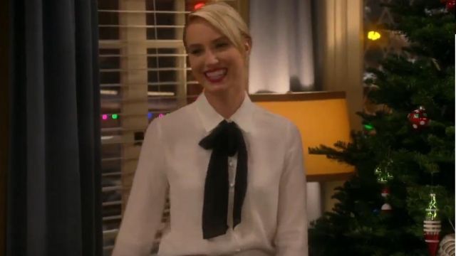 Frame Tie Neck Silk Blouse worn by Mandy Baxter (Molly McCook) in Last Man Standing (S07E09)