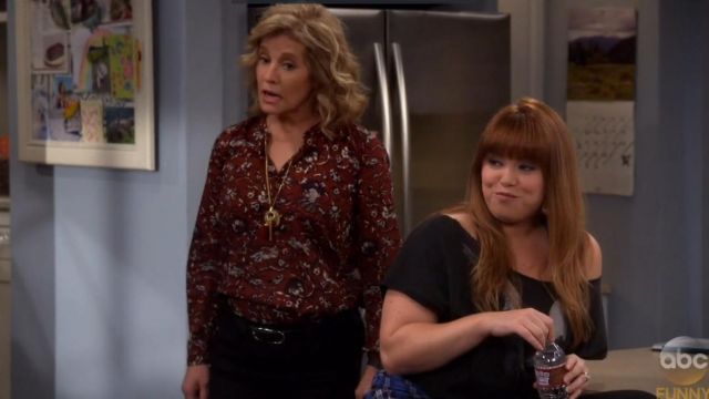 Etoile Isabel Marant Amaria Top usado por Vanessa Baxter (Nancy Travis) en Last Man Standing (S06E22)