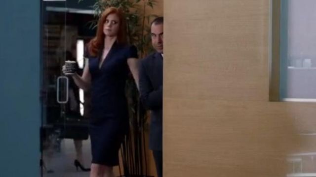 Alexander McQueen Cap-Sleeve Deep V-Neck Dress worn by Donna Paulsen (Sarah Rafferty) in Suits (S04E03)
