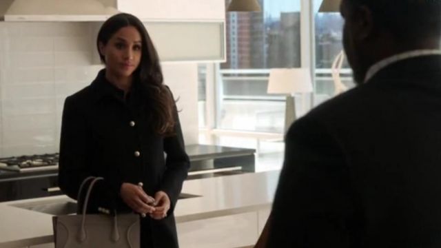 Gucci Manteau de Laine portés par Rachel Zane (Meghan Markle) dans les Costumes (S07E04)