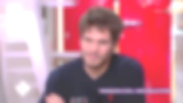 The merino wool sweater a Friend of François Civil in C to you the result of the 13.02.2019