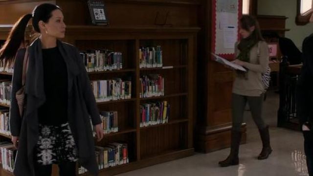 Bailey 44 Lodge Top worn by Dr. Joan Watson (Lucy Liu) in Elementary (S03E19)