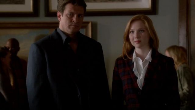 Zara Blue Checked Blazer usado por Alexis Castle (Molly C. Quinn) en Castle (S06E07)