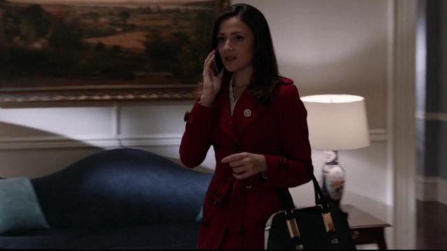 Burberry Kensington Double Breasted Trench Coat in Parade Red worn by Emily  Rhodes (Italia Ricci) in Designated Survivor (S01E04) | Spotern