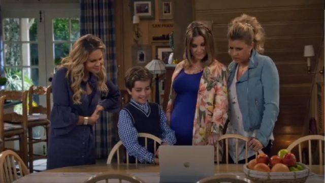 Joie KIshina B Floral Jacket worn by Kimmy Gibbler (Andrea Barber) in Fuller House (S04E07)