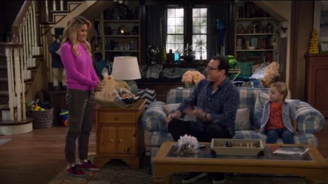 Golden Goose Superstar Sneakers worn by D.J. Tanner-Fuller (Candace Cameron Bure) in Fuller House (S04E07)