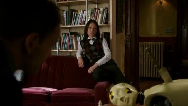 Prada Argyle Haut de la Laine porté par le Dr Joan Watson (Lucy Liu) dans le Primaire (S05E10)