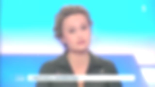 The combination of khaki Carolina Ritzler of Caroline Roux in C in the air the 19.02.2019