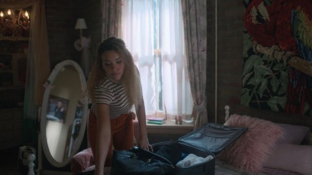 Theory Cigarette Belted Trousers in Orange worn by Allison Hargreeves (Emmy Raver-Lampman) in The Umbrella Academy S01E02