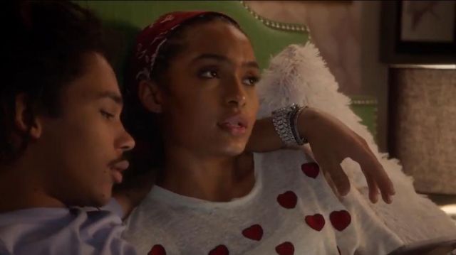Banner Day Hearts Tee worn by Zoey Johnson (Yara Shahidi) in grown-ish (S02E09)