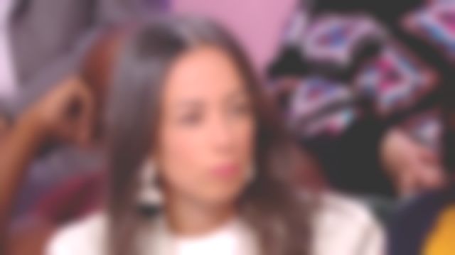 The pair of earrings of Janane Boudili in I love you etc... the 01/02/2019