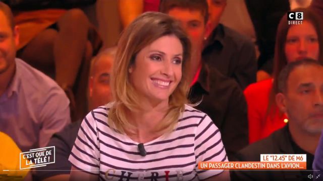 ¡La camiseta a rayas "darling" de Caroline Ithurbide en C'est que de la télé! desde 25/02/2019