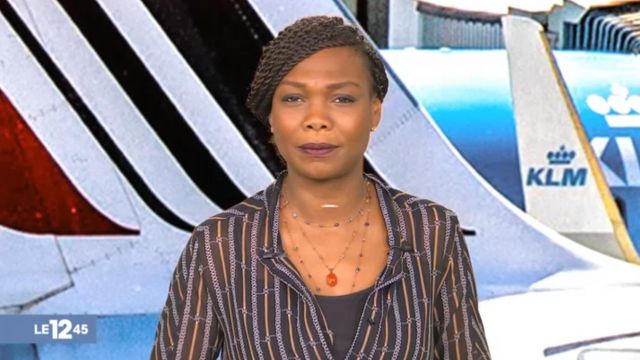 The knit Top pattern strings Kareen Guiock in The 12:45 to M6 of the 28/02/2019