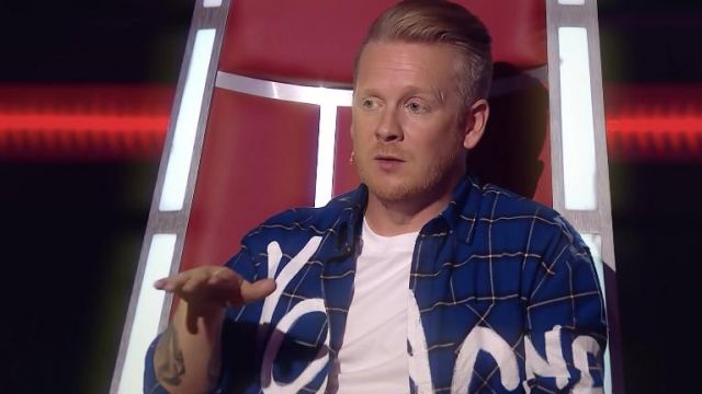 The blue shirt printed with one of the members of the jury of The Voice of Finland 2019