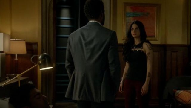 Vince en cuir velours Stretch Pantalon porté par Isabelle Lightwood (Emeraude Toubia) dans les Shadowhunters (S02E03)