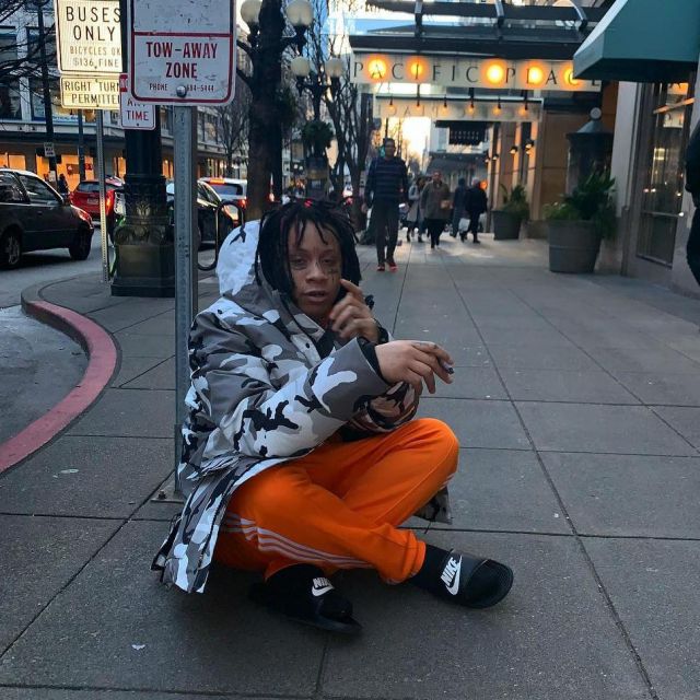 Les claquette Nike Just Do It noires de Trippie Redd sur son compte Instagram @trippieredd