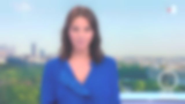The blue shirt with the wheel of Sophia The Saint in Télématin from the 05/03/2019