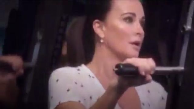 Monrow Boxy V-neck Teeby worn by Herself (Kyle Richards) in The Real Housewives of Beverly Hills (S08E05)